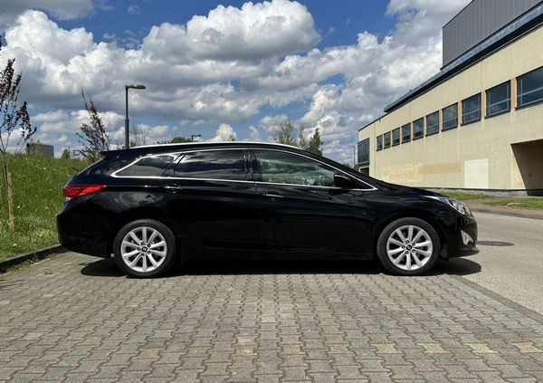 Hyundai i40 cena 35900 przebieg: 178000, rok produkcji 2013 z Gąbin małe 742